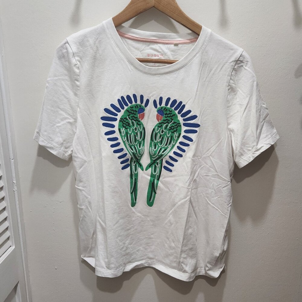 BODEN White Cotton Embroidered Parrot Graphic Tee - Size L